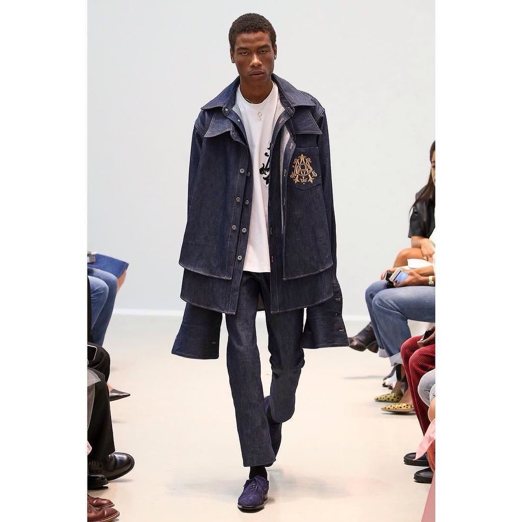 noelfalken's tweet photo. #MatthewAdamsDolan #SS18 @ #NYFW #NewYork #FashionWeek https://t.co/lwKtuhsegV https://t.co/YFf6puLoVi