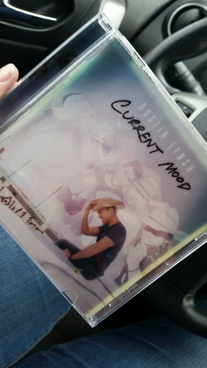 Tiffanyrh30's tweet image. @dustinlynch #whywecalleachother #smalltownboy #cdonrepeat #love ❤❤❤❤