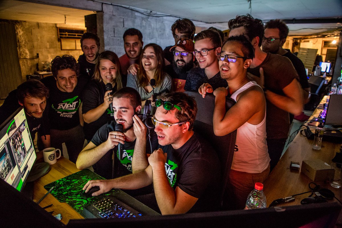 ZeratoR's tweet photo. Le sprint final est lancé #ZEvent https://t.co/lfDSie2GkZ