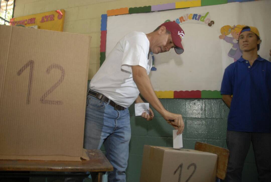 Henri Falcón tweet media