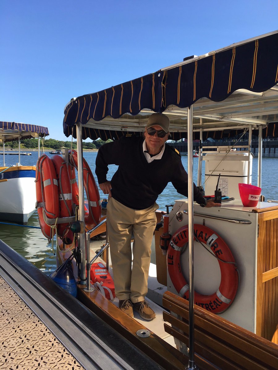 Superbe journée au <a href="/vieuxportmtl/">Vieux-Port Montréal - Old Port of Montréal</a> avec capitaine François et ça continue jusqu'en octobre!