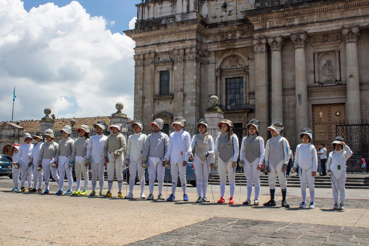 fendesgua's tweet photo. Celebración por partida doble para La #Esgrima del Mundo #FencingDay &amp; #FencingMob17 https://t.co/xRbKzucSYK