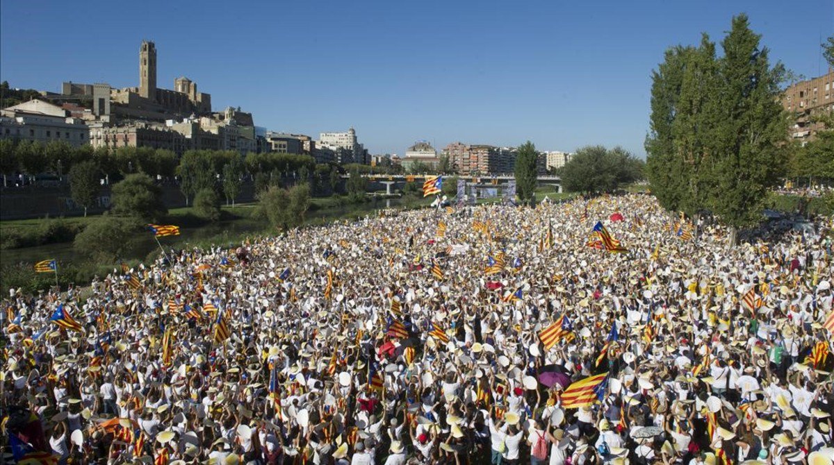 Plataformaecult's tweet photo. Molt bona Diada! https://t.co/YoON0BFEko