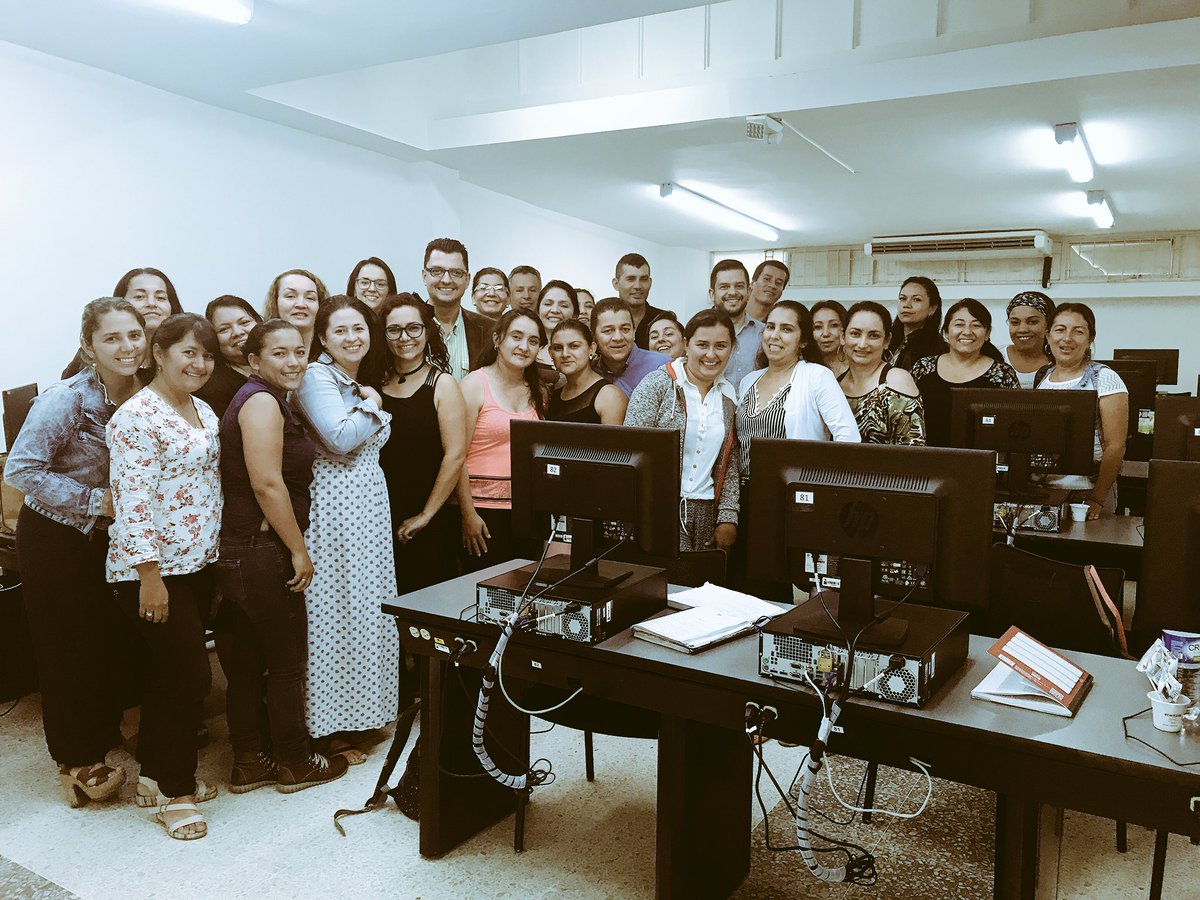 GlennHdz's tweet photo. Y así finalizamos el viaje de #UsoPedagógicoTIC con Maestros de Santander en @UIS Socorro. MaestríaEnPedagogía. Seguimos #TransformandoAulas https://t.co/pk8kSoTULN