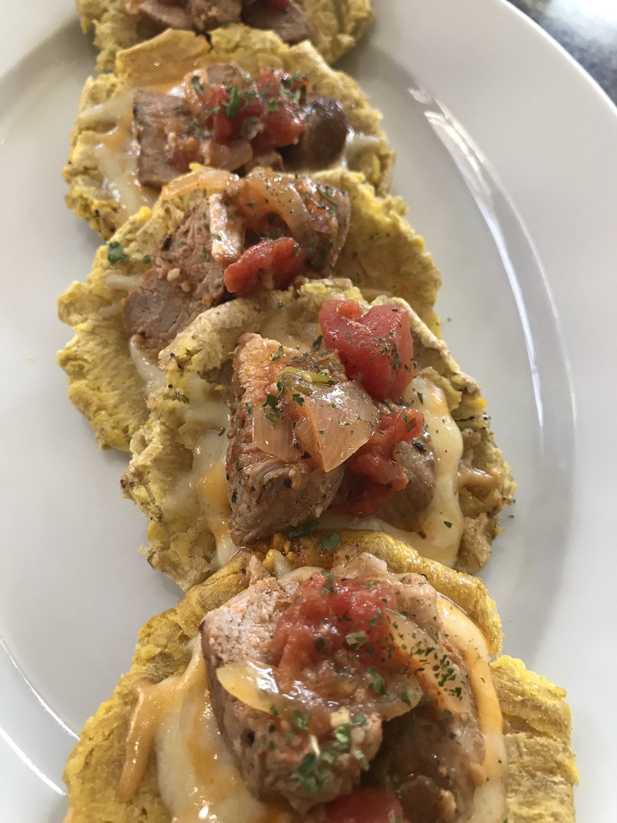 Neillyseats's tweet photo. Tonight's appetizer. Neilly's Tostones/Plantain patties topped with cheese , steak and salsa #giantfood #wholefoodsmarket https://t.co/6oTs2w6LBD