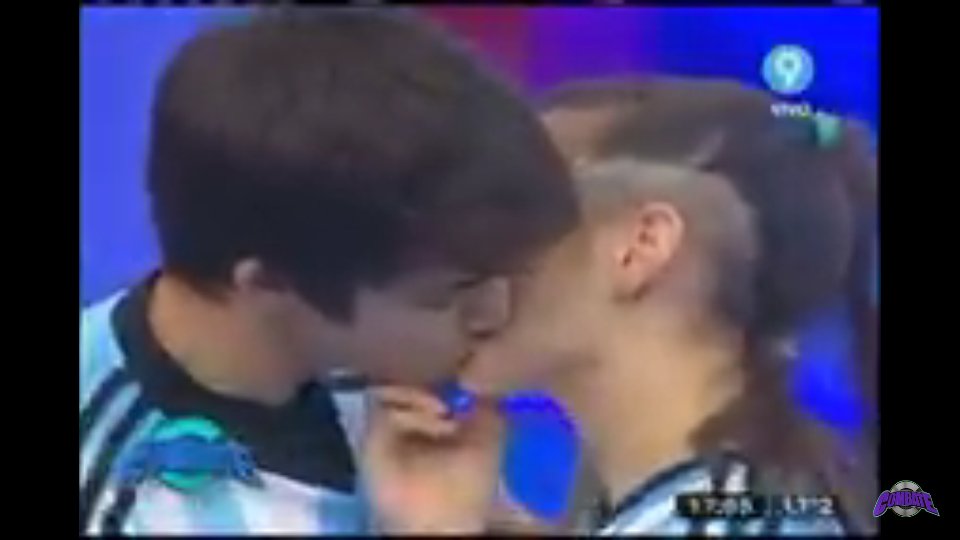 Santiag10448118's tweet photo. #CombateDice se acuerdan del beso de Bianca dispacuales
Que sintió cuando dio su beso con Gonzalo gravano??
@combatearg https://t.co/fMcfQM0aLx