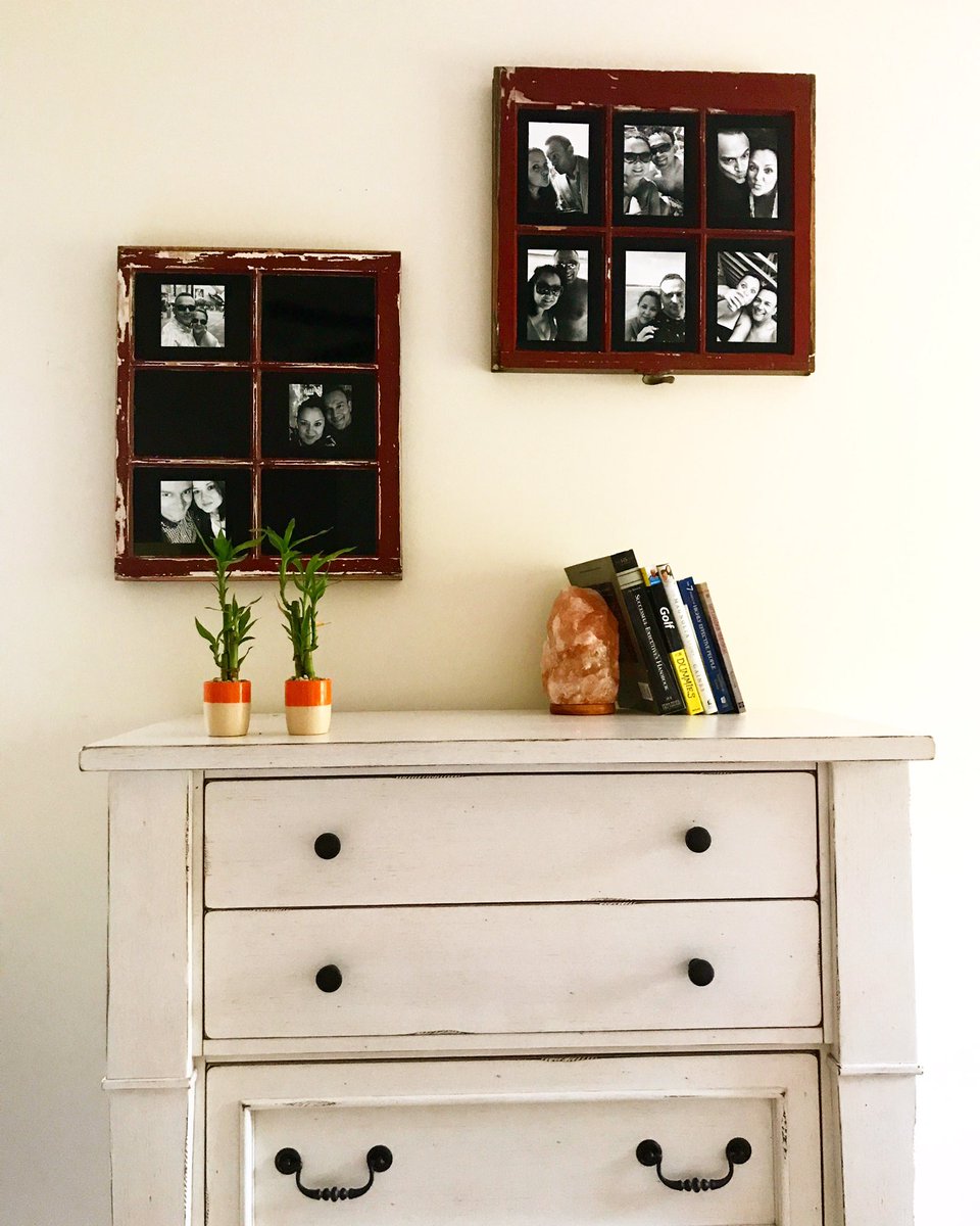 regiabel's tweet photo. Soy de esas mujeres a la antigua que todavía imprime fotos. #pictureframes #windowsframe #antique #instadecor #eclecticinteriors https://t.co/QstkDd0AlI