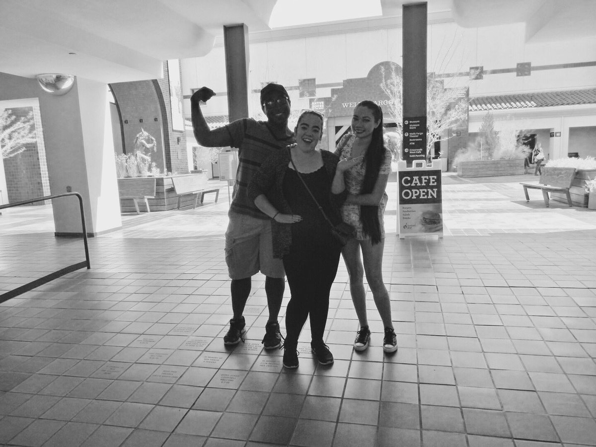 Queenie4ever's tweet image. Had fun at the museum with @NavisMerceron @megan_harty #panningforgold #westworld #tinytable