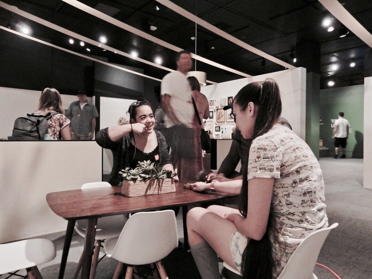 Queenie4ever's tweet image. Had fun at the museum with @NavisMerceron @megan_harty #panningforgold #westworld #tinytable