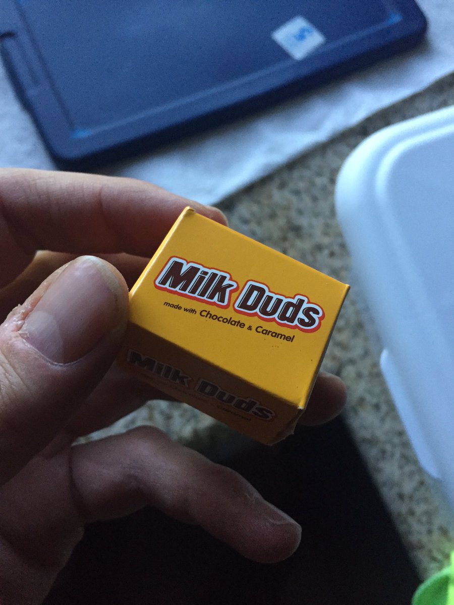 Zak_Bagans's tweet image. Ever jus say F-k it ... and have some Milk Duds