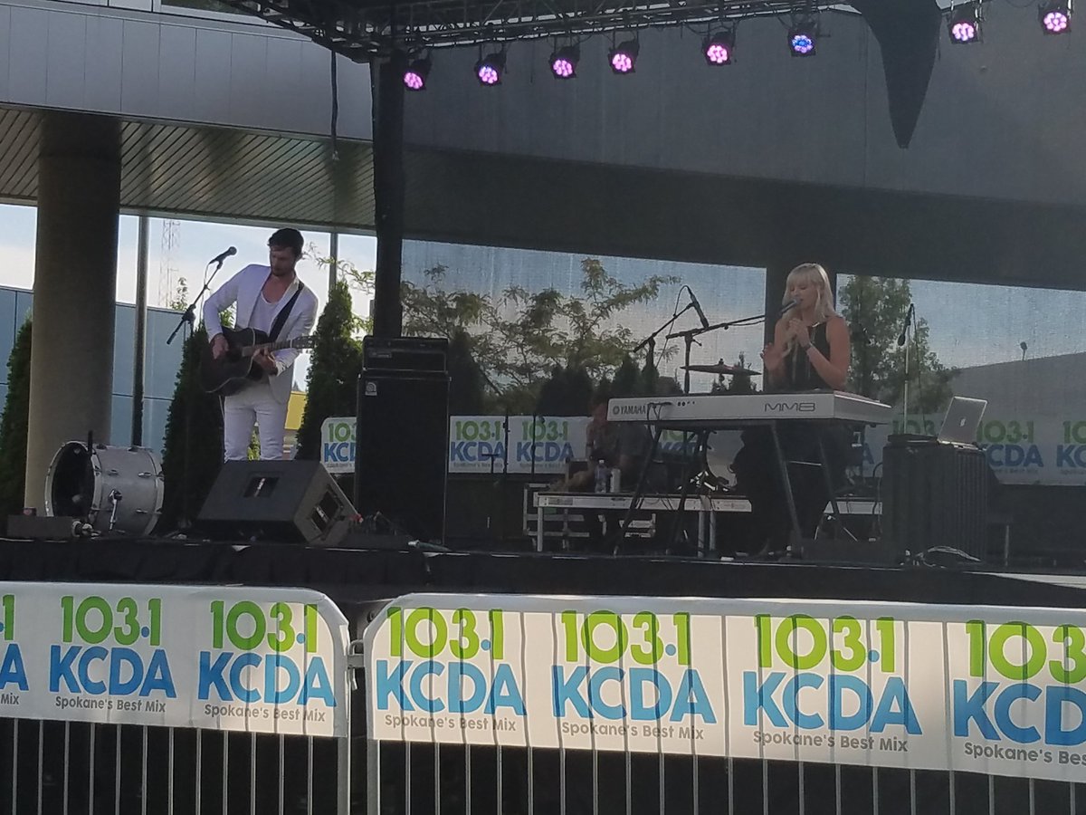 VisitSpokane's tweet photo. Loving Spokane native @camibradley and @TheSweeplings at @TinnFest! #tinnfest #lovespokane https://t.co/kg7f0dKxHH