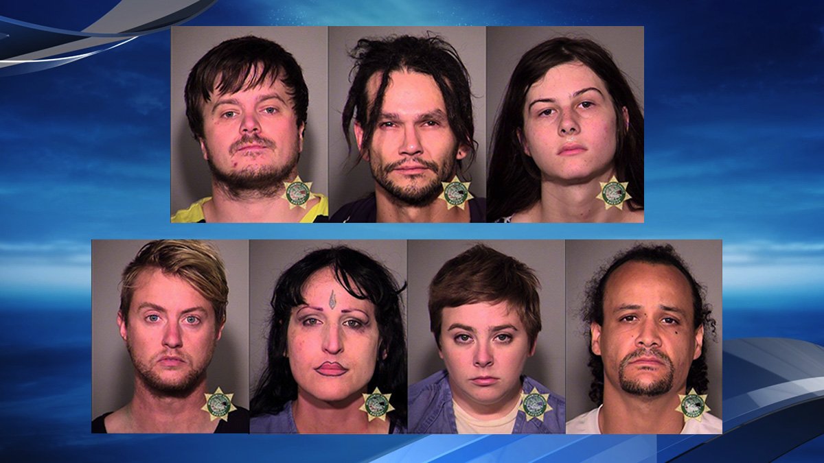 KATUNews's tweet photo. Police make 7 arrests after after "Patriot Prayer" rally met w/ counter protesters in downtown Portland: https://t.co/FONomCc5wa #LiveonK2 https://t.co/iYh5NMwF18