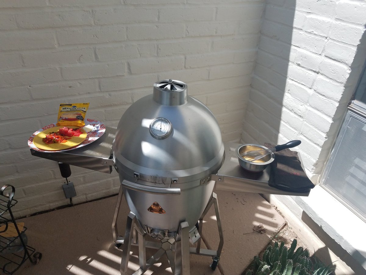 TheKingOfBBQs's tweet photo. Sunday Brunch on the Blaze Kamado. #blazegrills https://t.co/Ak4EcBlmSv