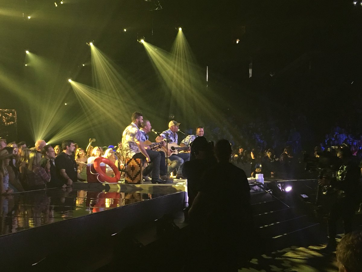 .<a href="/jamesbarkerband/">James Barker Band</a> killed it on stage at the #CCMAawards!