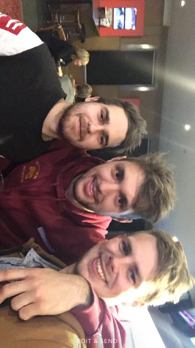 shadow_james's tweet image. Finally back from the footy trip.