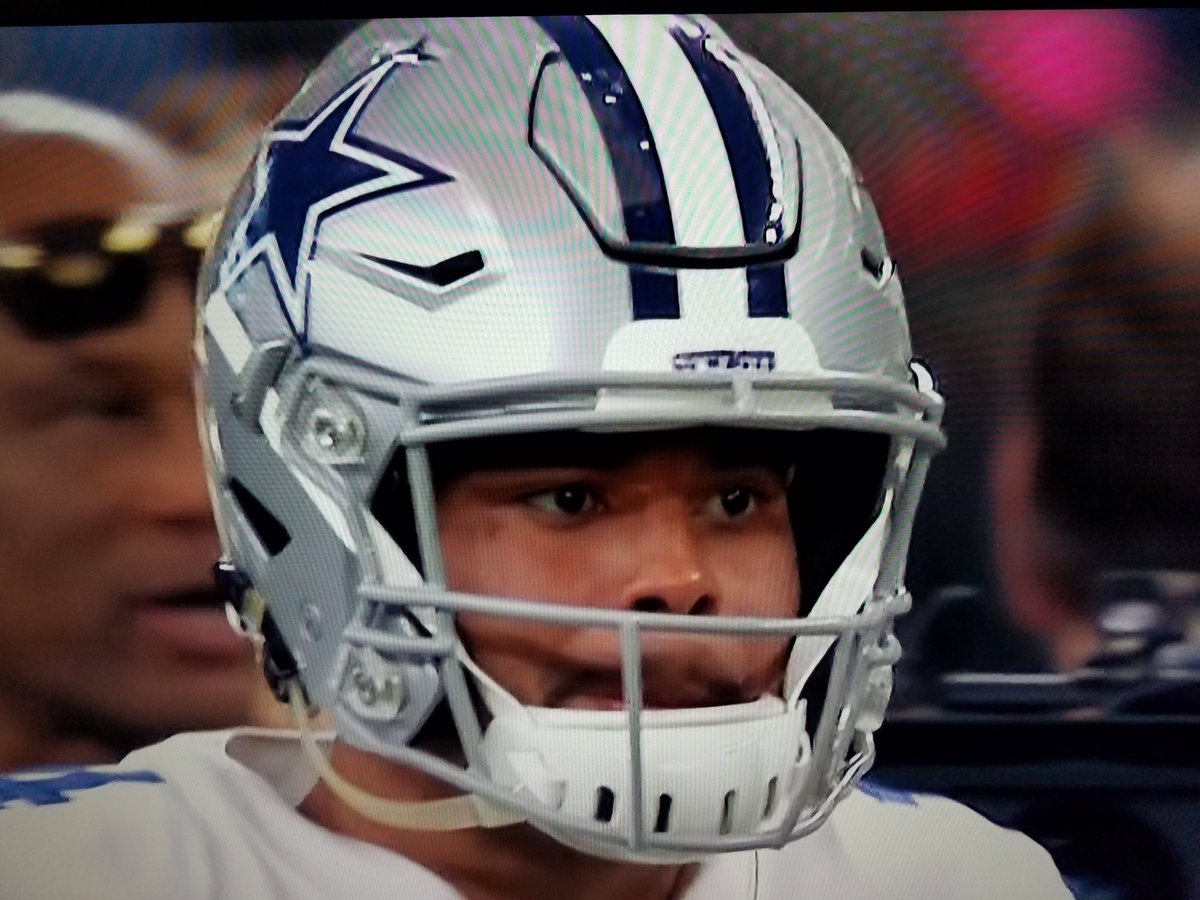 junior_miller's tweet image. The Cowboys equipment guys finally caught up w other NFL, NCAA &amp;amp; Pop Warner teams by cutting the stripe around the impact flex pad! #victory