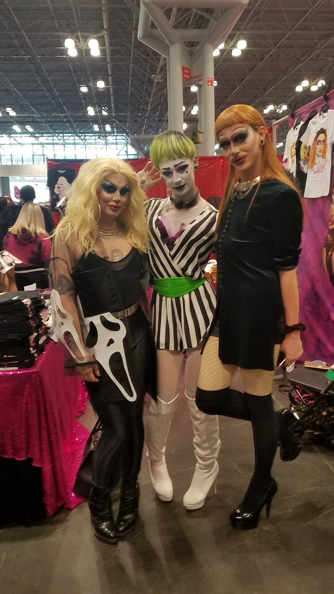 Brb dying <a href="/rubberchild/">🍄</a> and <a href="/lisalimbaugh/">zack</a> #dragcon #pissonme