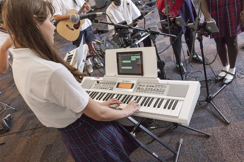 Music and the Brain, Anita Collins on the usefulness of scientific research into the benefits of #MusicEducation ow.ly/gBIe30femyW