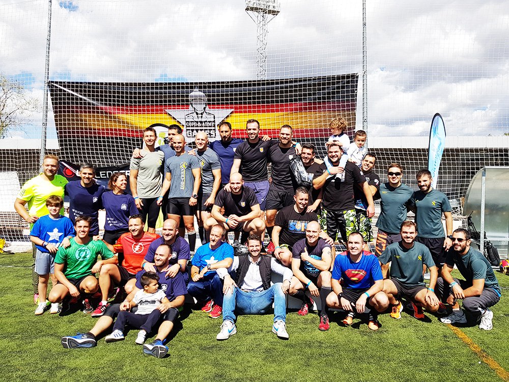 Primera edición de #COPS&amp;ARMY games, más que unos juegos, un desafío por equipos donde el compañerismo es el arma para ganar #ledlenser