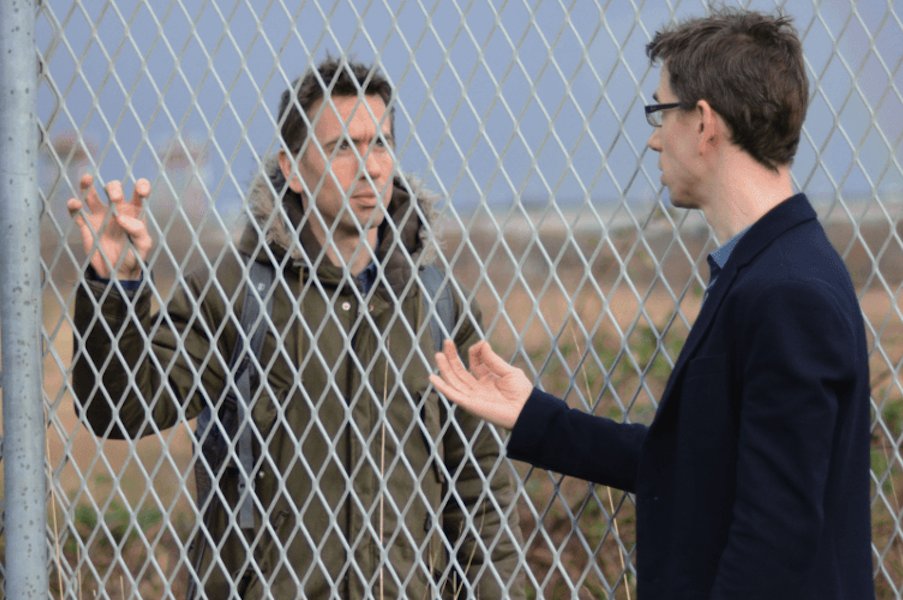 Review: Daniel Bye's Instructions for Border Crossing "carves out space for thought, for questioning"  exeuntmagazine.com/reviews/review…