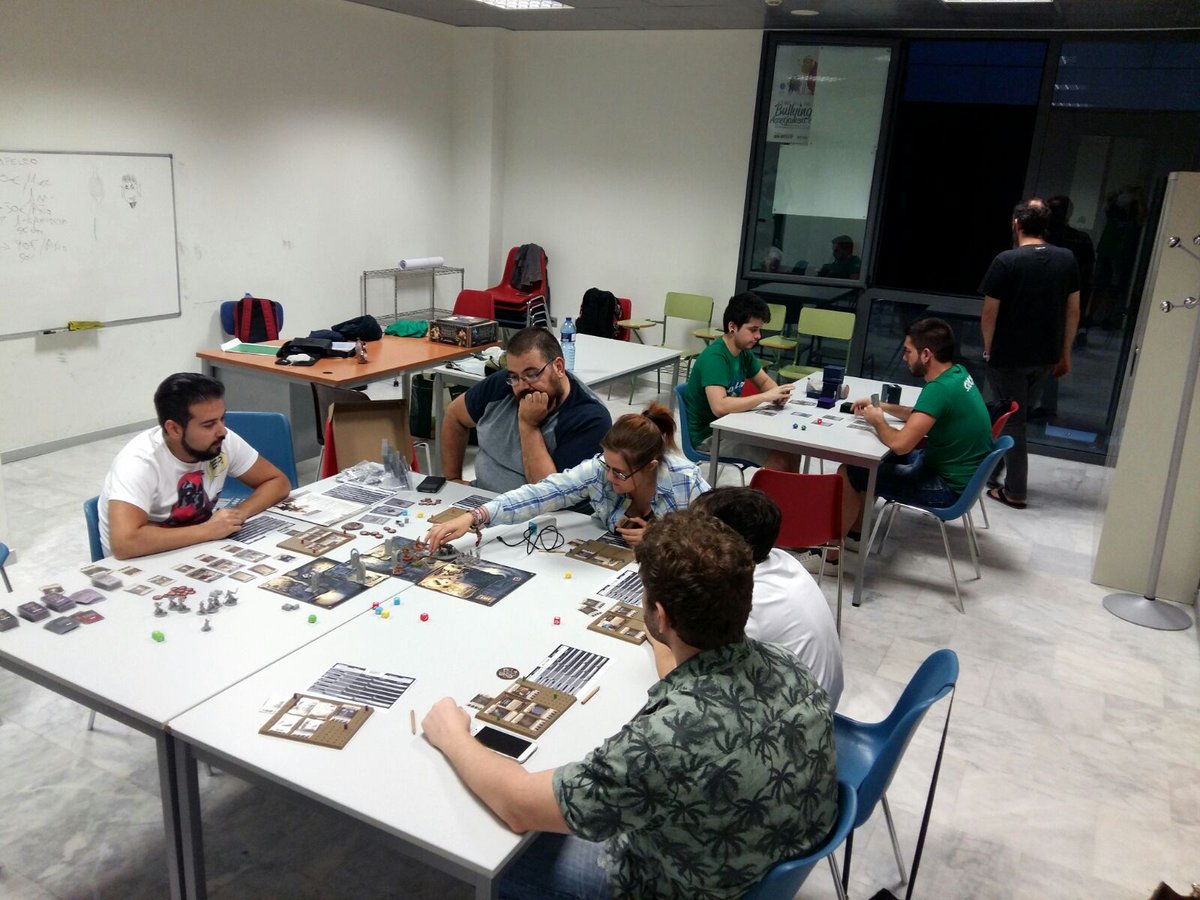 ValenciaLudika's tweet photo. ¡El pasado viernes tuvimos nuestra habitual tarde de juegos! #MassiveDarkness #MagicTheGathering #EstafadoPorLosEurogames https://t.co/fqbqXuTSo0