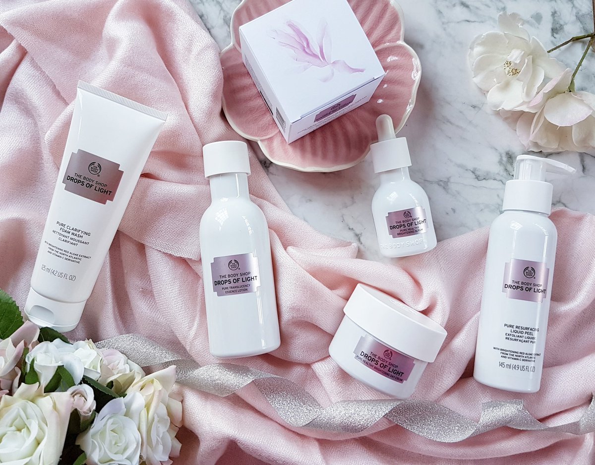 prettifulblog's tweet photo. Had your eye on @TheBodyShopSA #Dropsoflight Range? Check out my review here. https://t.co/AH1yMNZO0G #GRLPOWR #30plusblogs #TheBodyShop https://t.co/jmId2ZQXSK