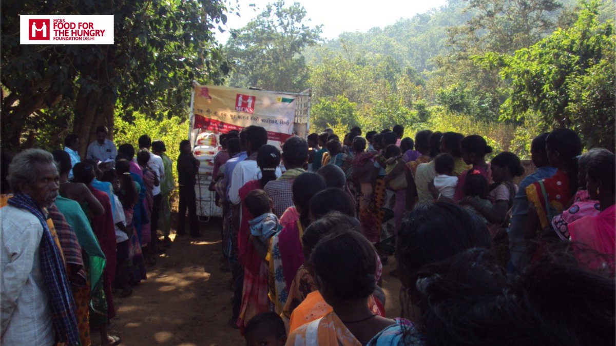 FFTHDelhi's tweet photo. Since 2010, #MCKS FFHF Delhi has been regularly providing rice to the needy in the villages of #Kalahandi. #GrainDistribution #HungerFight https://t.co/losxQkyRTE