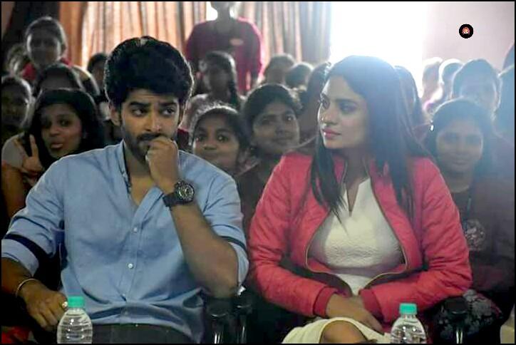 #Dheekshith #Deepika
#ArjunAmrutha
#MLA college
@MissMaayamma