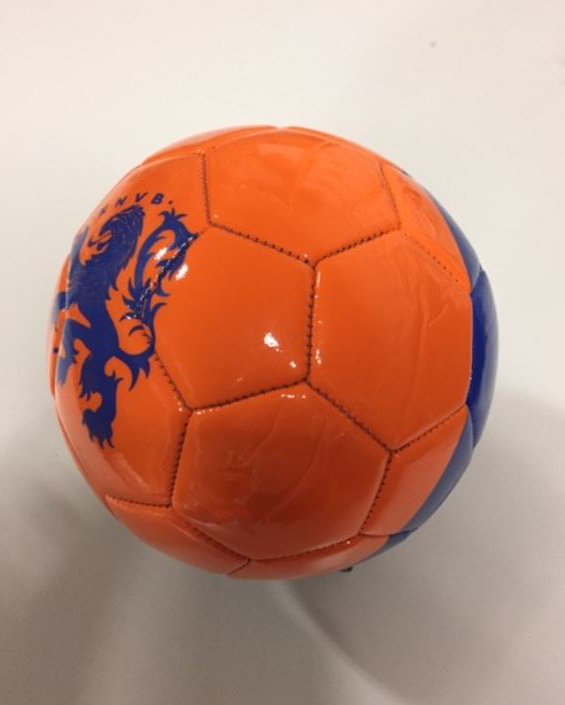 DeGraafschap's tweet photo. Vrijdag 6 oktober speelt #jongoranje 18.00 op De Vijverberg de EK kwalificatiewedstr tegen Letland. RT &amp; maak kans op een #Oranje balletje. https://t.co/FTG6hMvhmQ