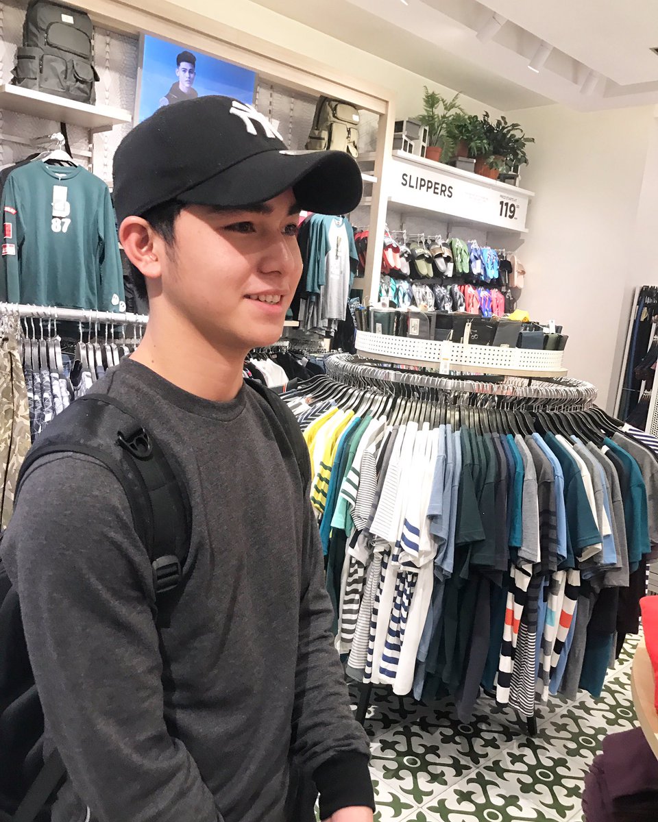 iamyongm_'s tweet photo. Just keep moving forward and don't mind what anybody thinks. Leave the past behind. Do what you have to do for you😁😁😁
Hi brother sa likod😁😁😁 https://t.co/SrRcfuLBsP