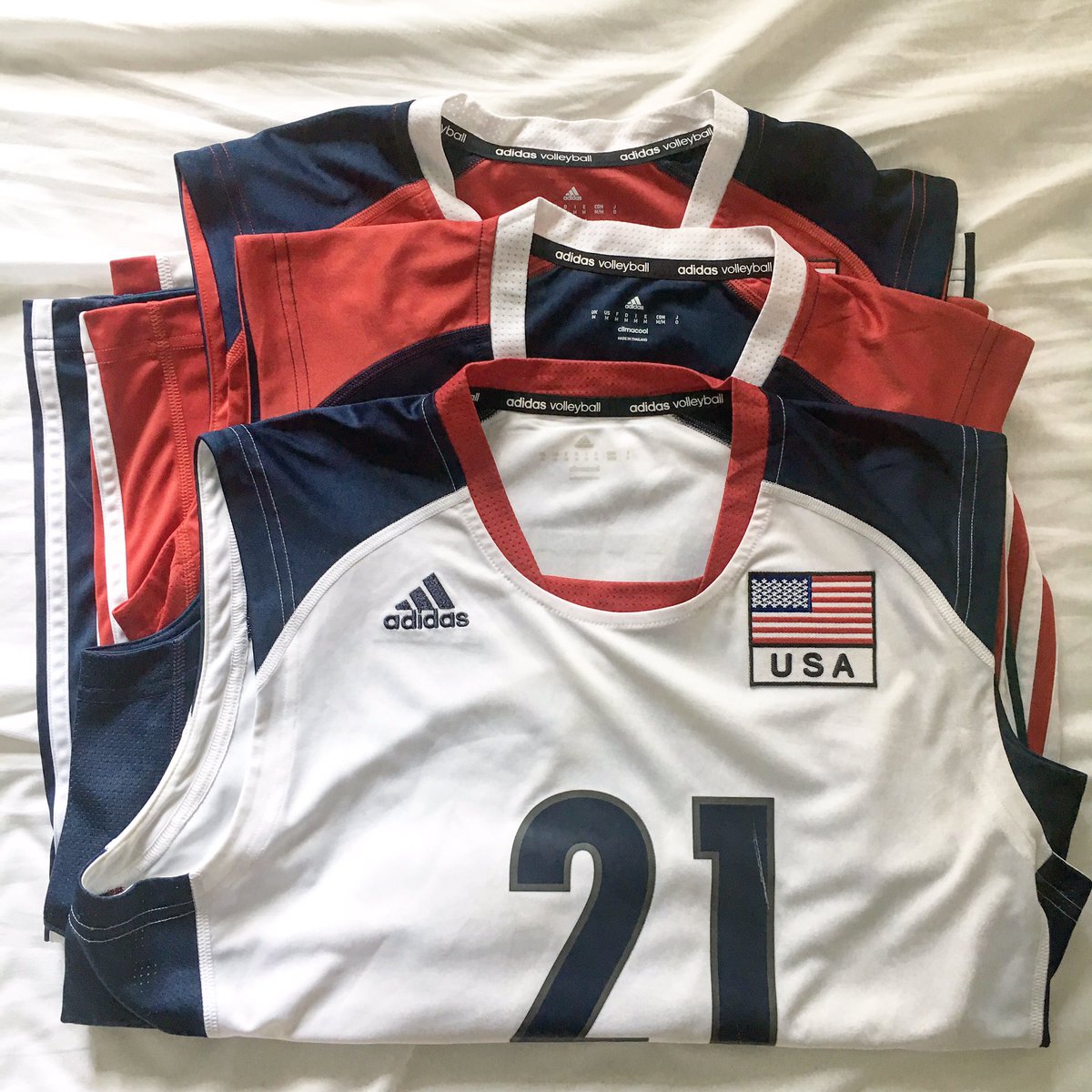 DustinWatten's tweet photo. Retweet if you think I should do a giveaway for one of my jerseys :) https://t.co/kmZtdO8dK6