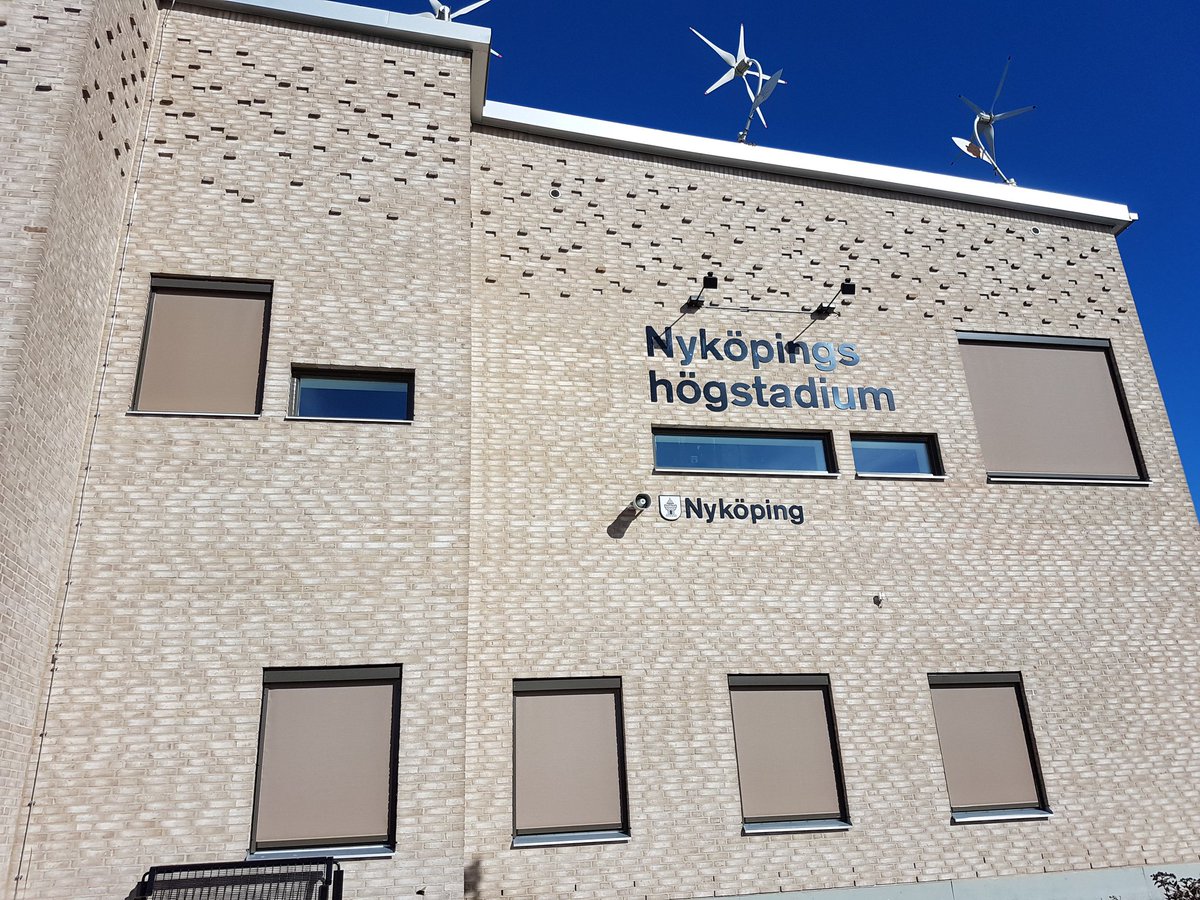 peter_ivar's tweet photo. I Nyköping har vi förmånen att få skugga en kollega👍 Idag  besökte jag Nyköpings högstadium och träffade @PeterSund1 😉👌 #nyköping #rektor https://t.co/tq1Vdconi2