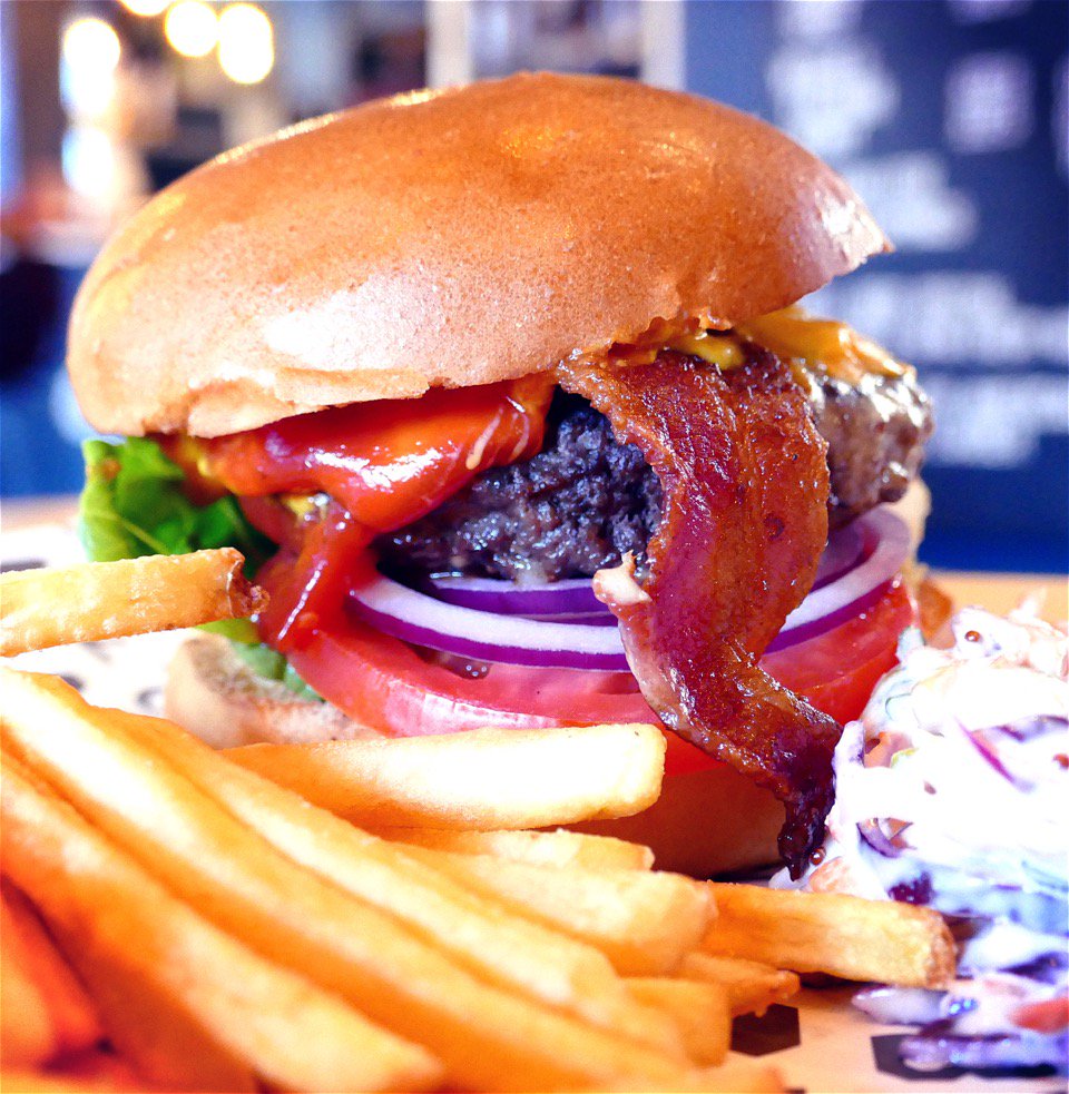 RUBYBURGERS's tweet photo. Open at midday everyday for #burgers #beers @TheGrapevineExm #Exmouth #rubybeef #hawkridgecheddar #millersbuns https://t.co/GPH4ey6EzE