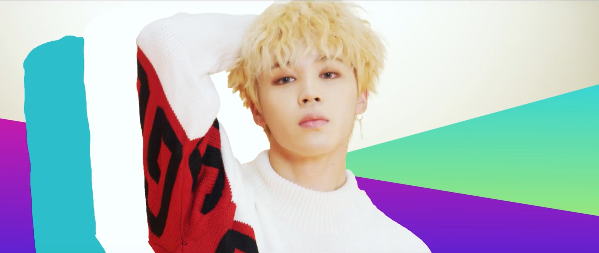 BTS ジミン DNA MV着用 GCDS ロゴ ニット BTS ジミン DNA MV着用 GCDS ロゴ ニット