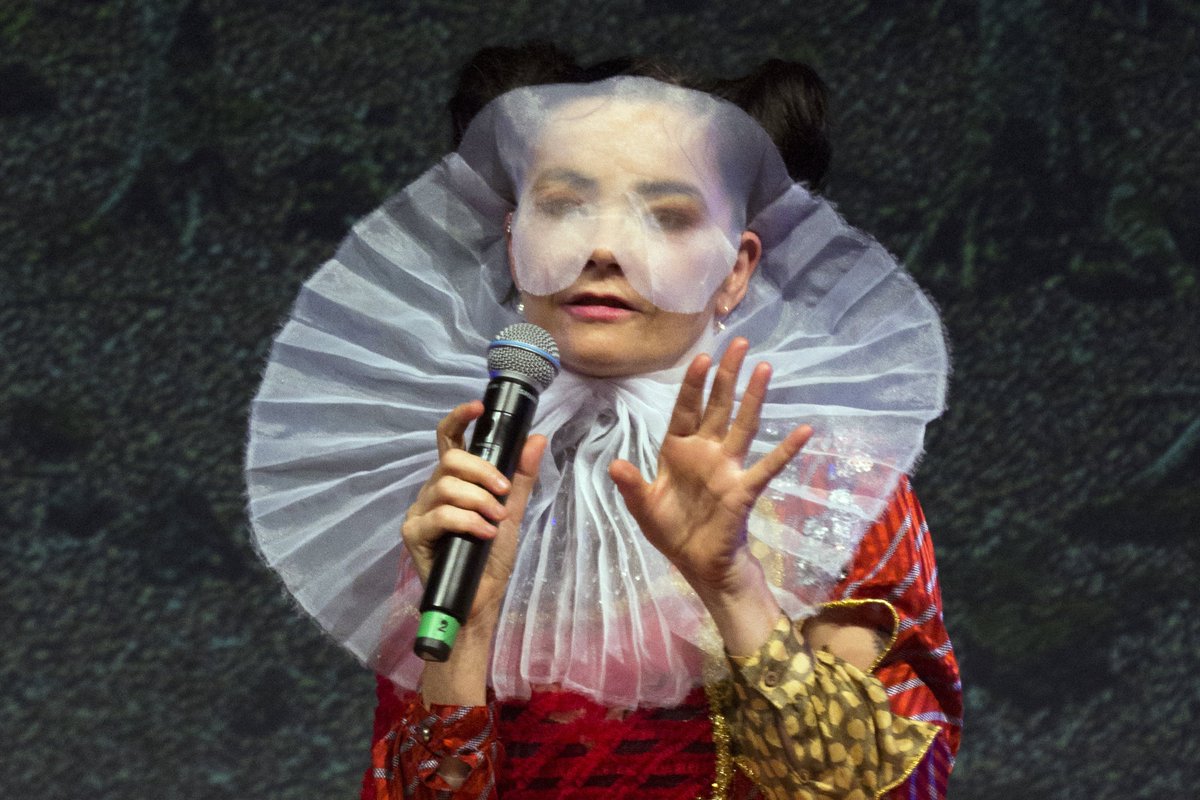 SPIN's tweet photo. Björk finally announced a release month for her new album https://t.co/EXktq5d6Bf https://t.co/EhrA3XLwkA