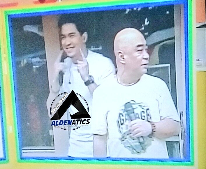 ALDENaticsMkt's tweet photo. Hello bunso @aldenrichards02 👋👋👋

#ALDUBAkoKakapit https://t.co/JJYFvNOB3A