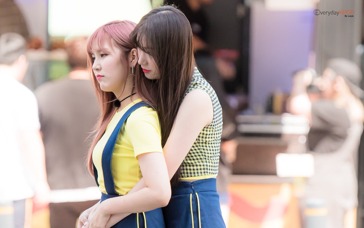 lk_girlsgrapher's tweet photo. 170902 #PRISTIN Mini Fanmeeting @ Music core
#프리스틴 #RoA #로아 #민경 #김민경
#Yehana #예하나 #예원
@PRST_OFFICIAL_ @10_PRISTIN 

https://t.co/6Cl20DM8A0 https://t.co/dRq8AqkenJ