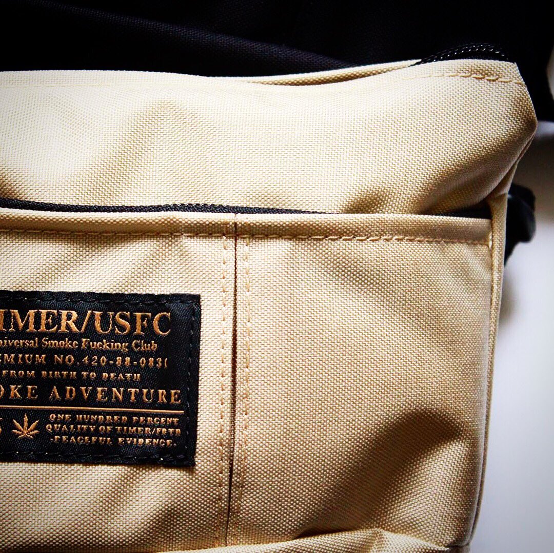 official_timer's tweet photo. ITEM : Nylon pouch 
COLOR : OLIVE . BLACK
SIZE : T12cm . W21cm 
PRICE : ¥5.000- +tax
.
#TIMER #Frombirthtodeath #FBTD #Osaka https://t.co/0RkzB9Px4O