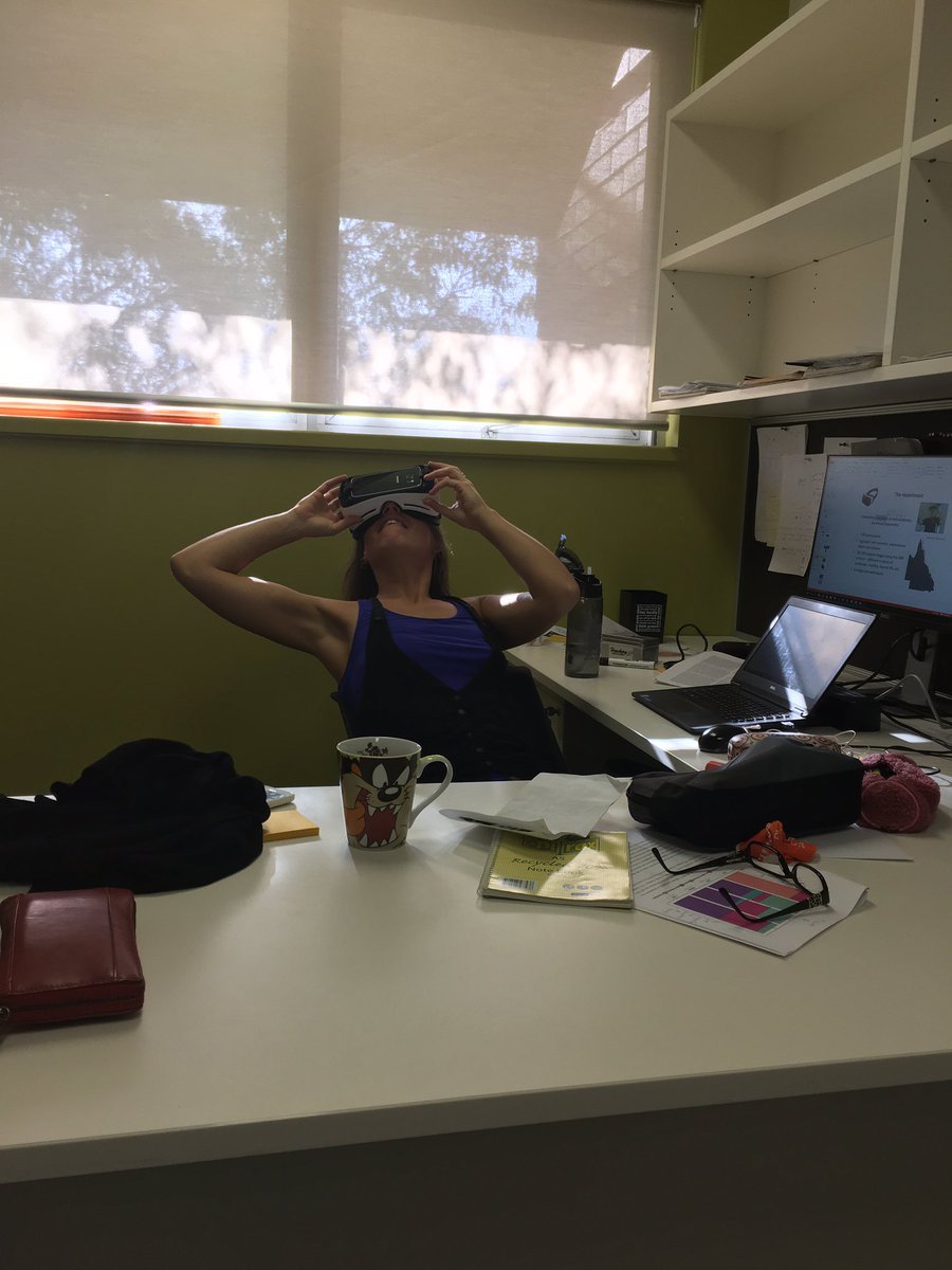 reef_scientist's tweet photo. Lunchbreak spent virtual scuba-diving with Dr Julie Vercelloni #workplacedistractions #dizzy #marinescience #VirtualReality @QUT @GCITweet https://t.co/0JNXwQOUNZ