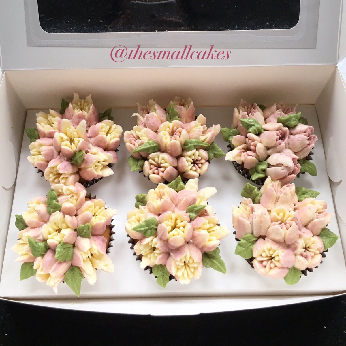 DianaKamalul's tweet photo. Feel free to order these designed cupcakes from me! #cupcakeorder #cupcakeShahAlam #flowercupcake #floralcupcake #buttercream https://t.co/vhCVbungi0