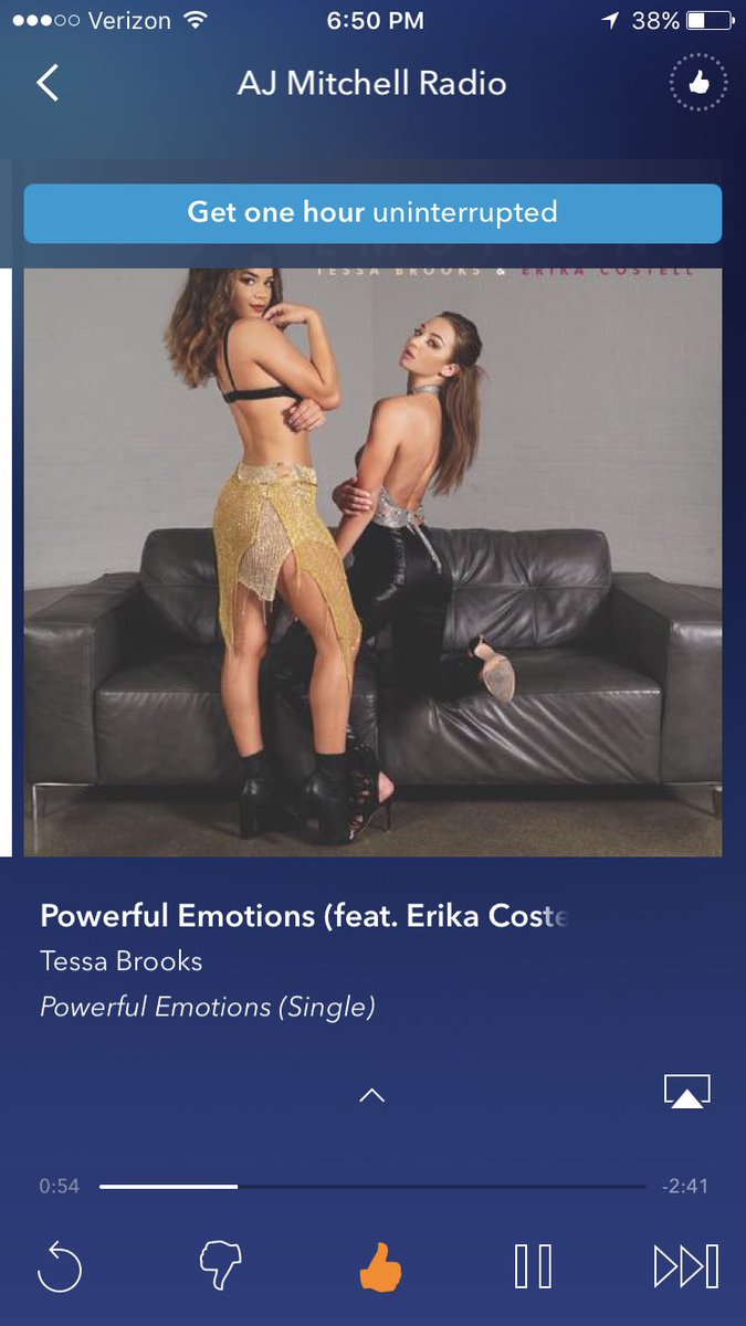 tobsterjr's tweet photo. @ImTessaBrooks the music is so lit https://t.co/NOc7U6hfvg