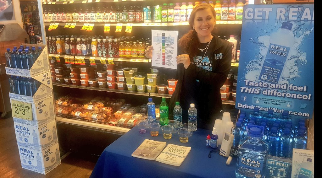 BonnieEyez's tweet photo. Join me #IEducate4Real @RealWaterCorp #CarnivalSuperMarket #Hydrate4Real #StayHealthy #DrinkRealWater Muah #ChulaVista #California Muah https://t.co/DdKcM06OQe