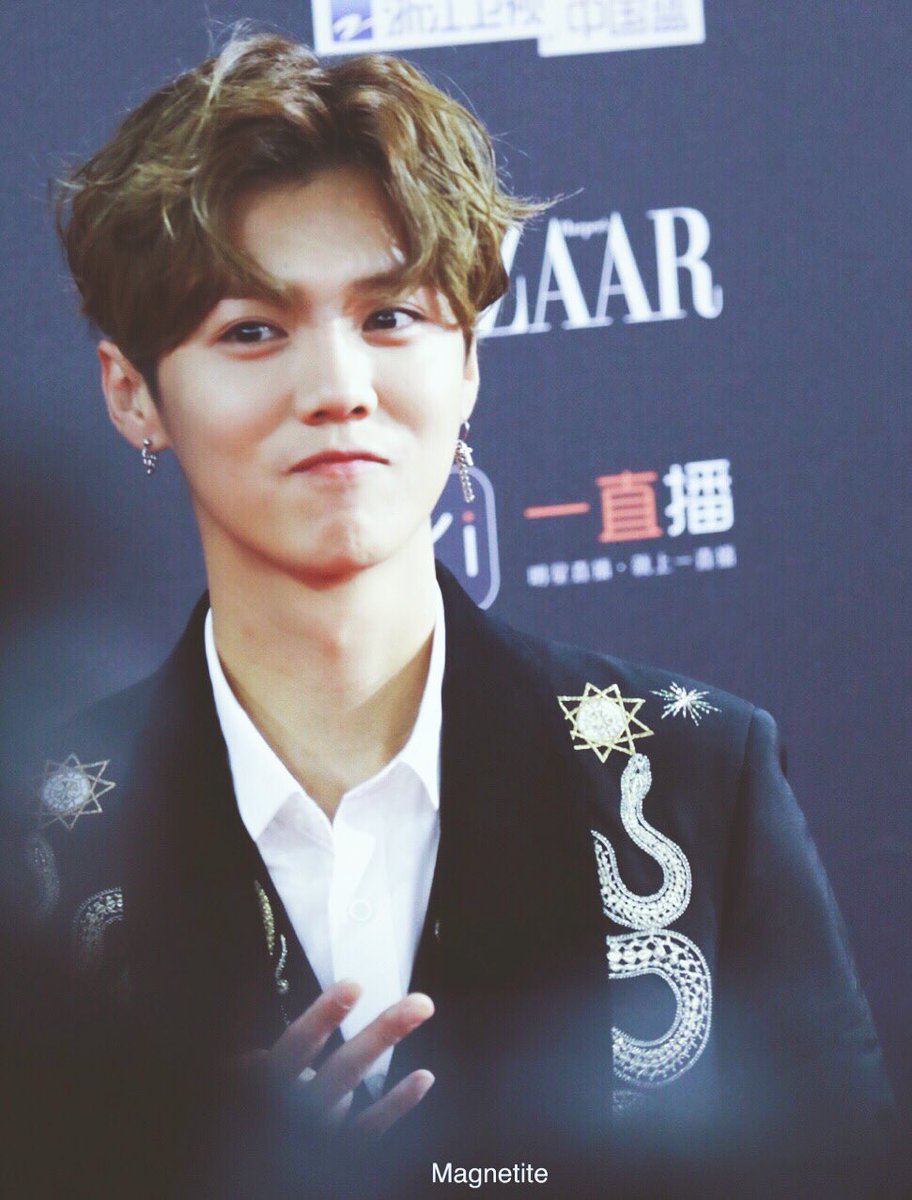 Magnetite1220's tweet photo. #鹿晗 #luhan preview😍 https://t.co/qgjJtAYbsg