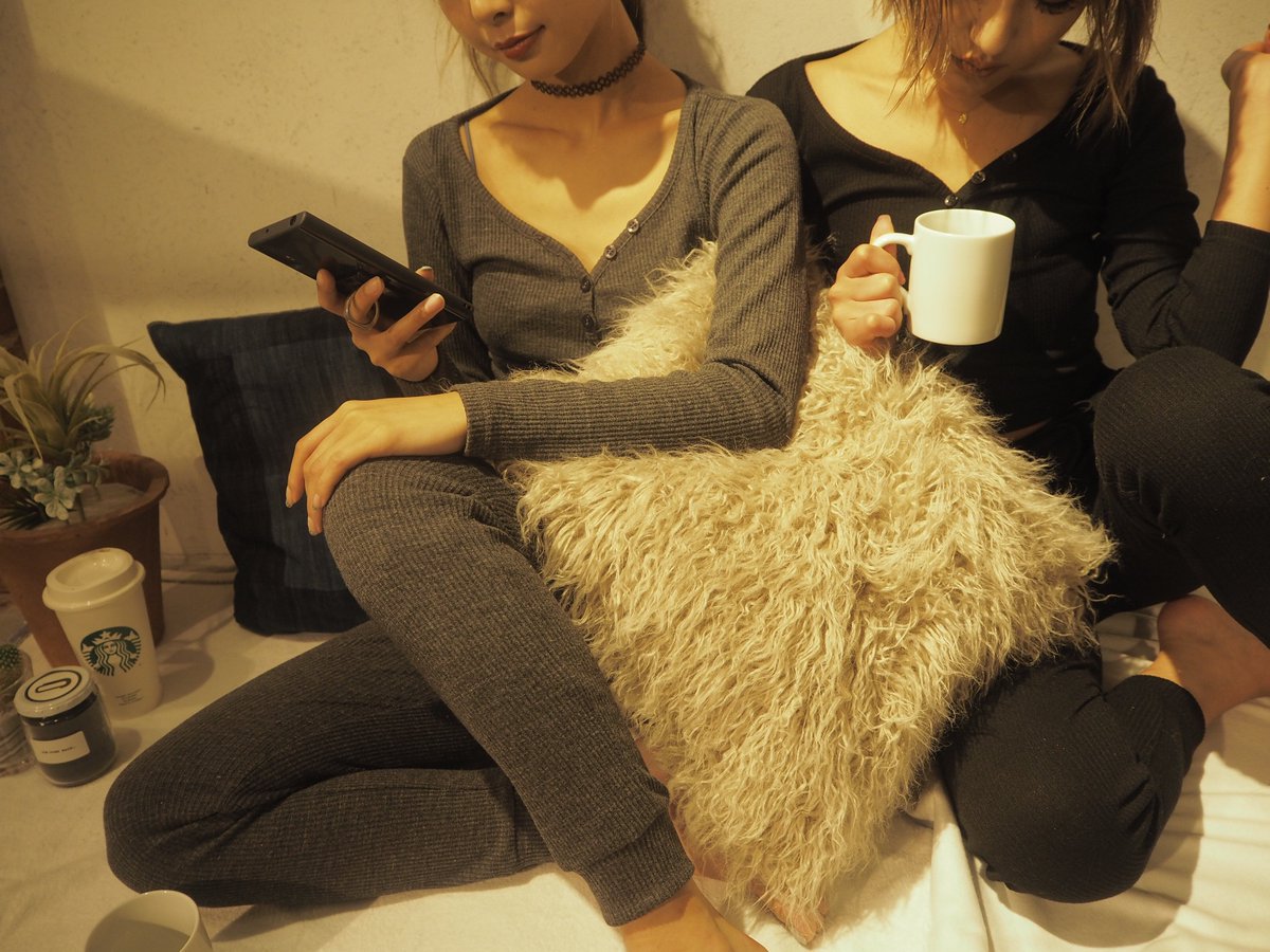 GYDA_com's tweet photo. 【PRESENT CAMPAING】こちらの投稿をリツイート&amp; @GYDA_com のアカウントフォローで9/16(Sat.)～のノベルティ、ルームウェア、ファークッションをSETで抽選で3名様にプレゼント♡

応募期間は9/13(Wed.)12:00まで☆
#gyda https://t.co/6QnlZMO1Pz