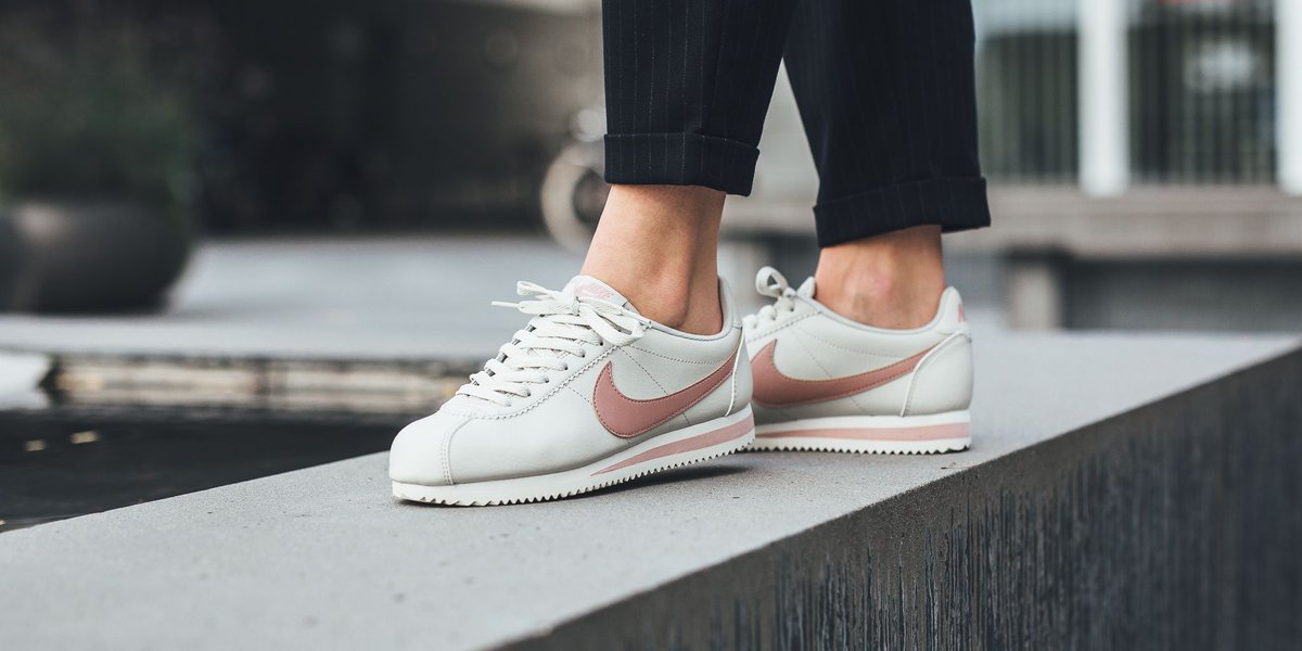 nike cortez light bone particle pink