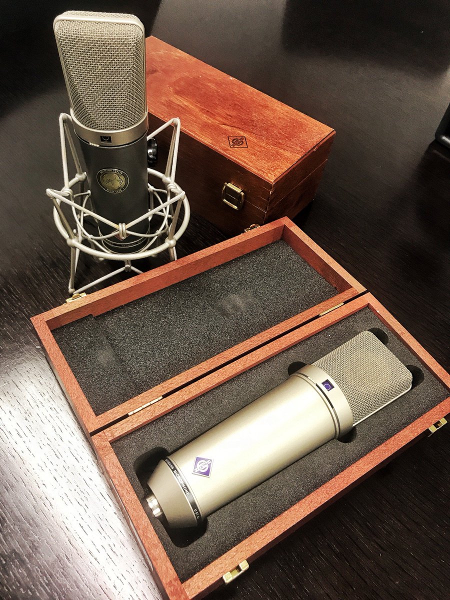 コンデンサーマイクの天敵は何と言っても湿度。金属膜でできた