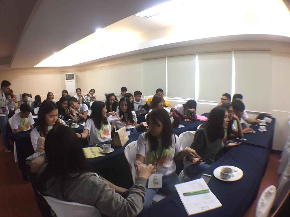UST_CESC's tweet photo. Now happening: Coalesce participants recalling the activities that had happened in the past 2 days
#CESCoalesce #OneCESC #LTSEduc https://t.co/2XGZXt3tYp
