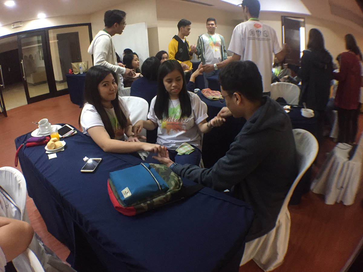 UST_CESC's tweet photo. Now happening: Coalesce participants recalling the activities that had happened in the past 2 days
#CESCoalesce #OneCESC #LTSEduc https://t.co/2XGZXt3tYp