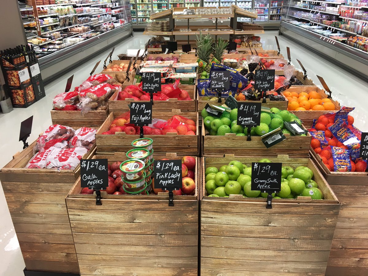 <a href="/BuffoSarah/">Sarah Buffo</a> @cjacobson81 <a href="/BiancaZerwas/">Bianca Zerwas</a> #producesales#growerboxes