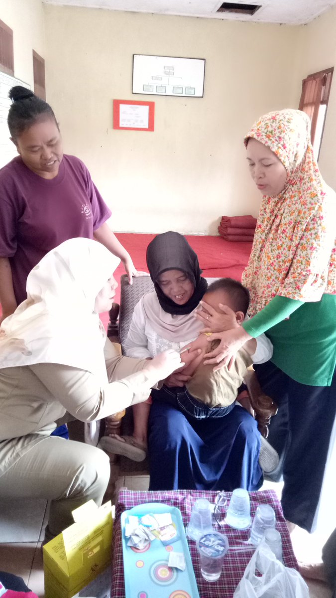 Campak&amp;Rubella Posyandu Mawar 3 <a href="/DediMulyadi71/">Kang Dedi Mulyadi</a> <a href="/ratna_anne/">anne ratna mustika</a> <a href="/PkkPurwakarta/">PKK Kab.Purwakarta</a> <a href="/kecpurwakarta1/">Kec. Purwakarta</a> @juddy_damkar <a href="/Sobandi0101/">Sobandi</a>  #NagrikalerSauyunan